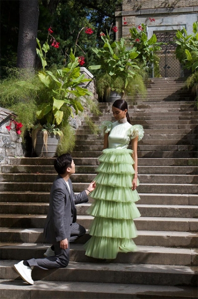 Лавандовый, зеленый и даже черный: невесты все чаще отказываются от традиционного белого платья