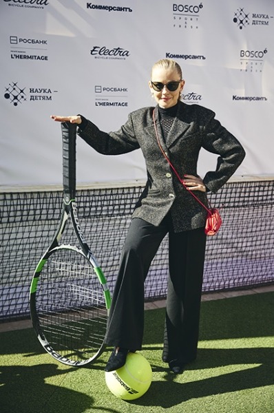 Даня Милохин, Юлия Пересильд, Ксения Соловьева, Леонид Агутин сыграли в теннис на благотворительном турнире